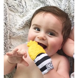 Manusa senzoriala pentru dentitie  - Itzy Ritzy - Pineapple Manusa senzoriala pentru dentitie  - Itzy Ritzy - Pineapple
